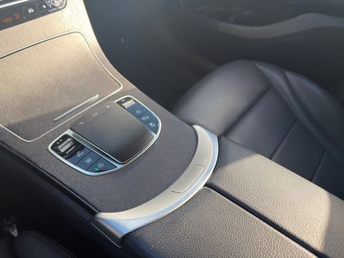 Certified 2022 Mercedes-Benz GLC 300 4MATIC w/ Premium Package Lite image 24