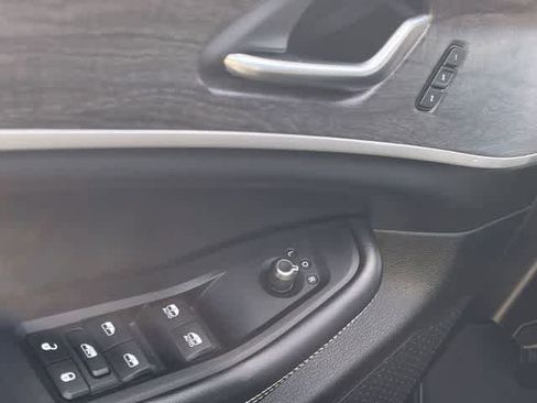 Used 2023 Jeep Grand Cherokee L Limited w/ Luxury Tech Group II image 30