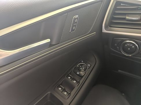 Used 2023 Ford Edge SEL AWD/4WD image 26