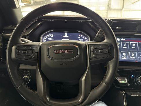 Used 2024 GMC Sierra 2500 AT4 AWD/4WD image 11