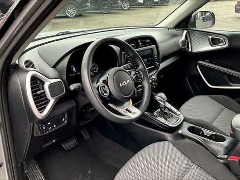 Used 2022 Kia Soul LX w/ Technology Package image 13