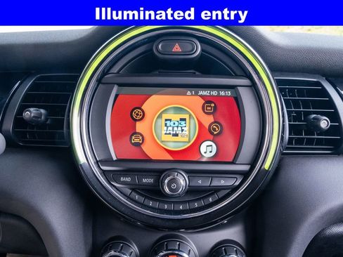 Used 2019 MINI Cooper 2-Door Hardtop image 17