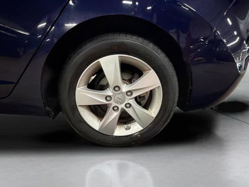 Used 2013 Hyundai Elantra GLS w/ Preferred Pkg FWD image 27