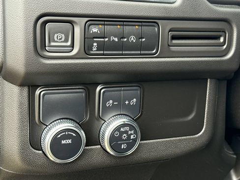 Used 2023 GMC Yukon SLT RWD image 25