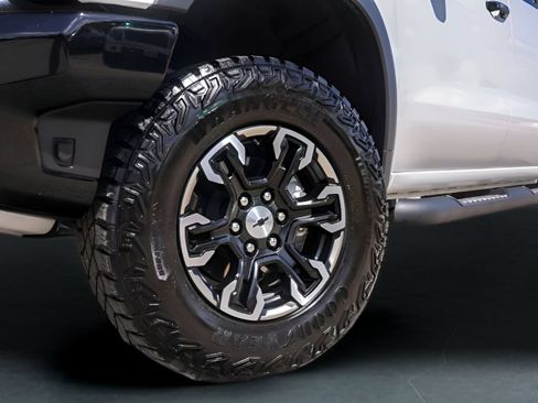 Used 2025 Chevrolet Silverado 1500 ZR2 w/ Technology Package AWD/4WD image 3