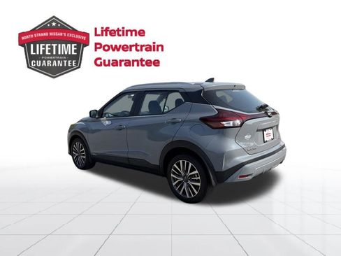 Used 2023 Nissan Kicks SV FWD image 3