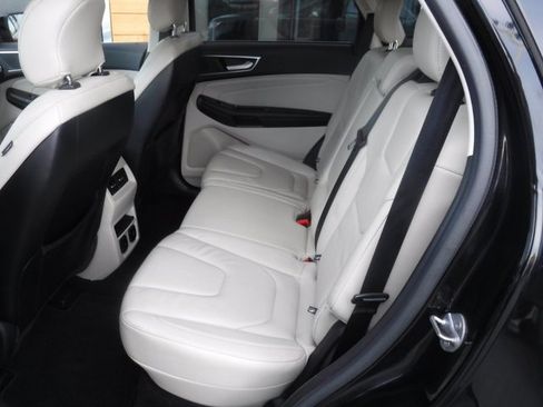 Used 2017 Ford Edge Titanium w/ Technology Package image 36
