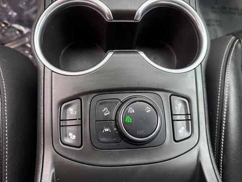 Used 2022 GMC Terrain SLT w/ Infotainment Package II image 21