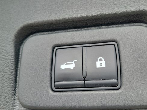 Used 2022 Nissan Rogue SL FWD image 11