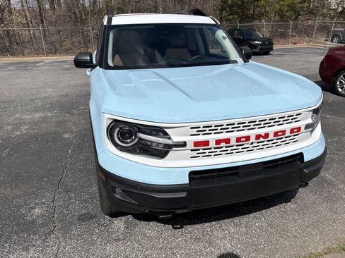 Used 2023 Ford Bronco Sport Heritage Limited image 3