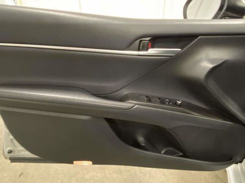 Used 2023 Toyota Camry XSE image 12