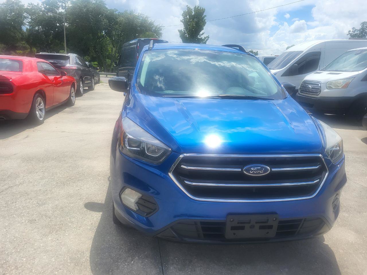 Used 2019 Ford Escape SE w/ SE Sport Appearance Package AWD/4WD image 6