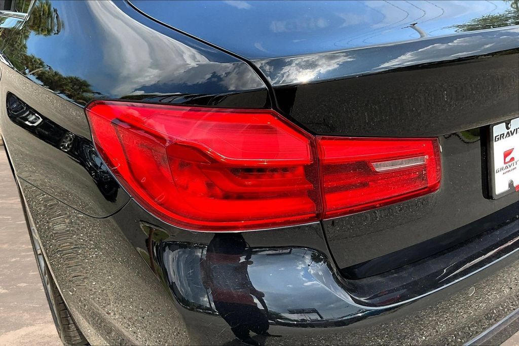Used 2019 BMW 530i w/ Convenience Package RWD image 22