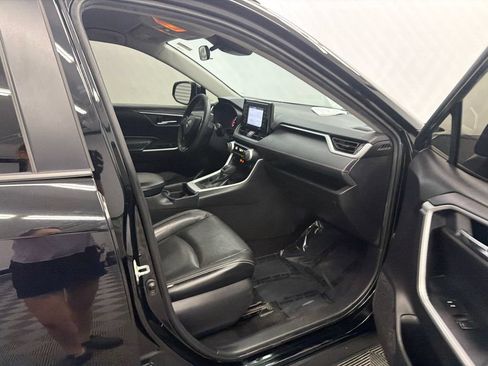 Used 2020 Toyota RAV4 XLE FWD image 14