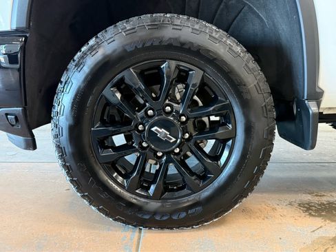 Certified 2025 Chevrolet Silverado 2500 Custom w/ Custom Value Package image 8