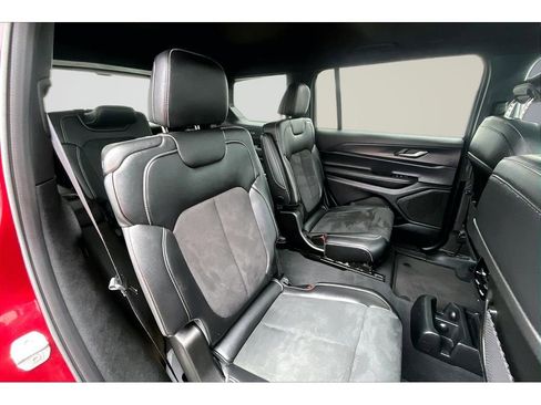 Certified 2025 Jeep Grand Cherokee L Altitude AWD/4WD image 25