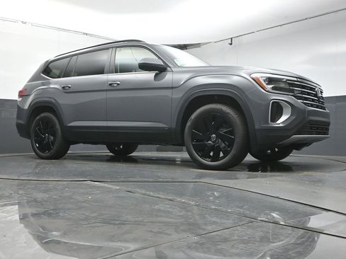 New 2026 Volkswagen Atlas SE FWD image 33