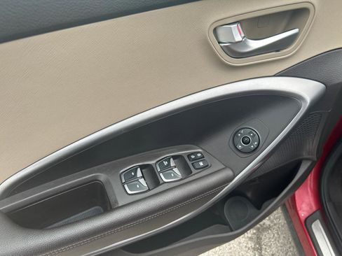 Used 2013 Hyundai Santa Fe GLS image 12