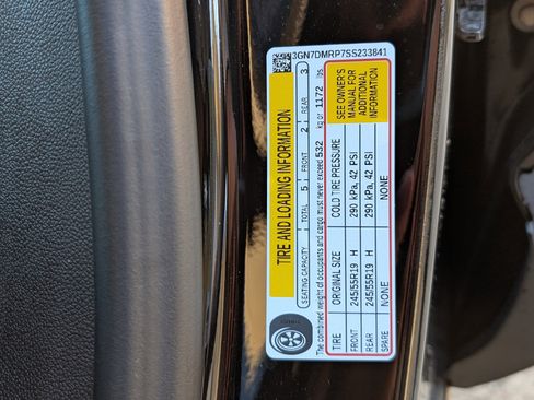 Used 2025 Chevrolet Equinox EV LT image 34