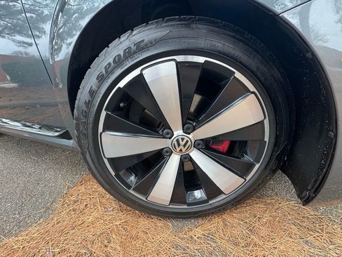 Used 2012 Volkswagen Beetle 2.0T image 23