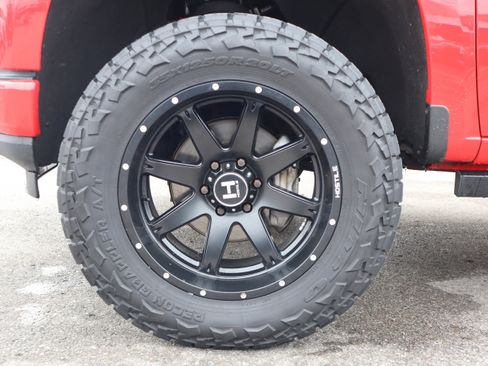 Used 2020 Chevrolet Silverado 1500 Custom w/ Custom Value Package image 12