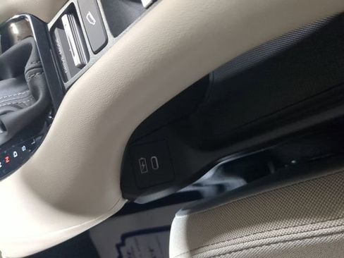 New 2025 Honda HR-V LX image 30