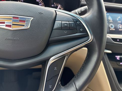 Used 2018 Cadillac XT5 FWD image 27