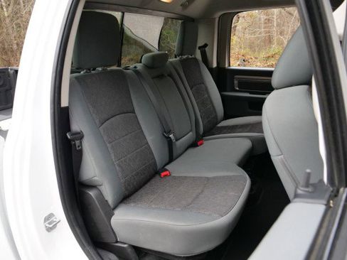 Used 2014 RAM 3500 Big Horn image 32