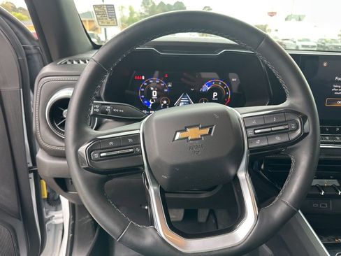 Used 2024 Chevrolet Colorado LT w/ LT Convenience Package III AWD/4WD image 16