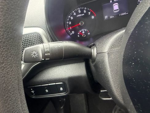 Used 2021 Kia Soul LX FWD image 23