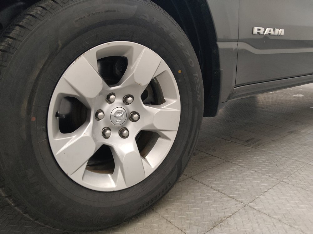 Used 2019 RAM 1500 Big Horn RWD image 31