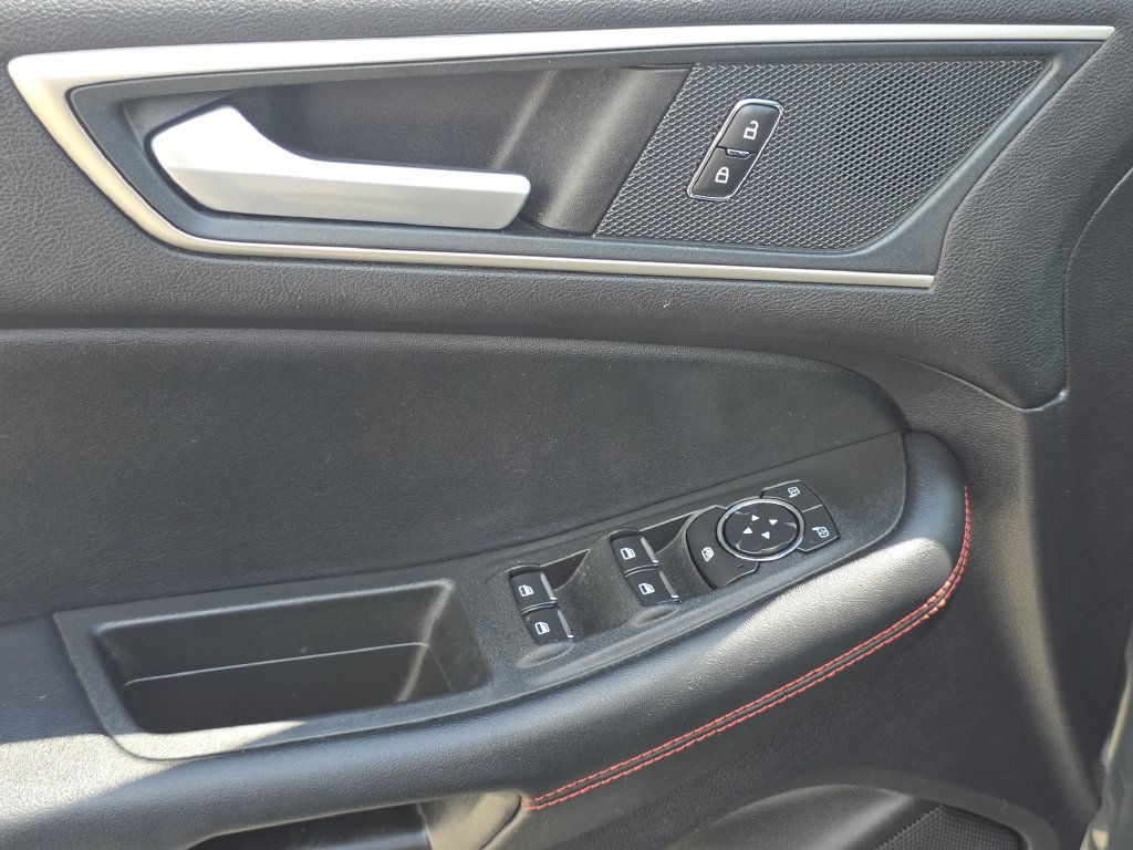 Used 2021 Ford Edge ST-Line AWD/4WD image 28