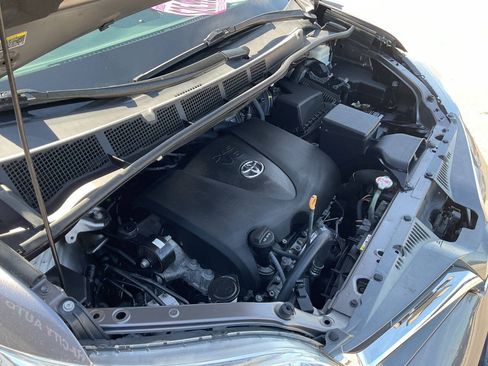 Used 2020 Toyota Sienna XLE Premium w/ Carpet Mat Package FWD image 59