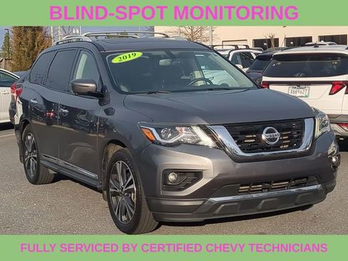 Used 2019 Nissan Pathfinder Platinum w/ Cargo Package image 3