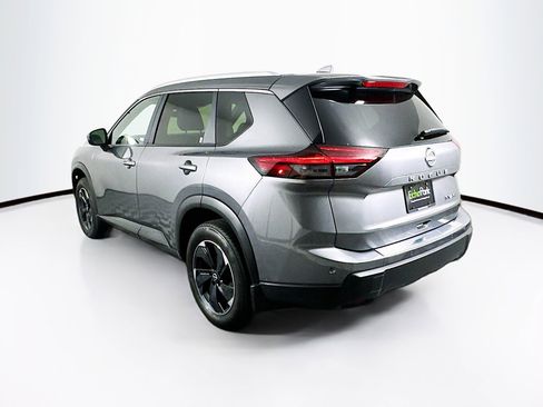 Used 2024 Nissan Rogue SV w/ SV Premium Package image 5