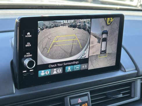 Used 2025 Honda Pilot TrailSport image 30