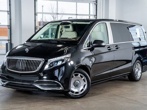 Used 2020 Mercedes-Benz Metris Passenger image 2