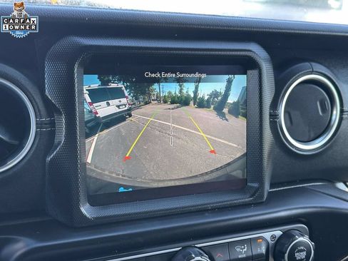 Used 2023 Jeep Wrangler Unlimited Sahara w/ Cold Weather Group AWD/4WD image 26