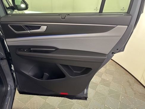 Used 2024 Volkswagen Atlas Peak Edition SEL image 18