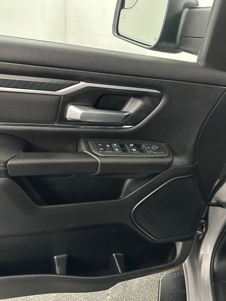 Used 2025 RAM 1500 Big Horn AWD/4WD image 9