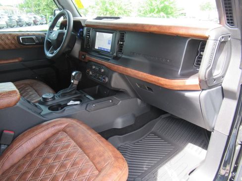 Used 2023 Ford Bronco 4-Door AWD/4WD image 12