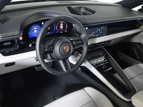 New 2025 Porsche Macan 4S Electric image 4