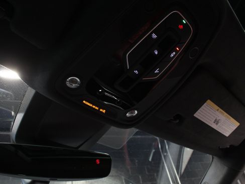 Used 2024 Audi SQ8 Prestige AWD/4WD image 32