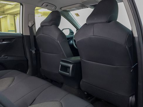 Used 2021 Toyota Camry LE image 39