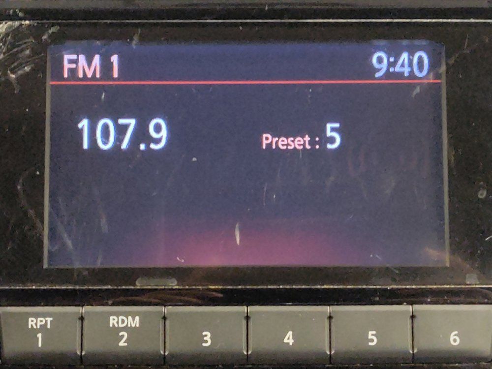 Used 2015 Nissan Rogue SV FWD image 25