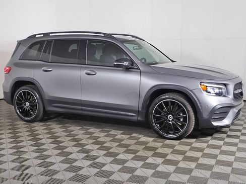 Used 2023 Mercedes-Benz GLB 250 w/ AMG Line image 13