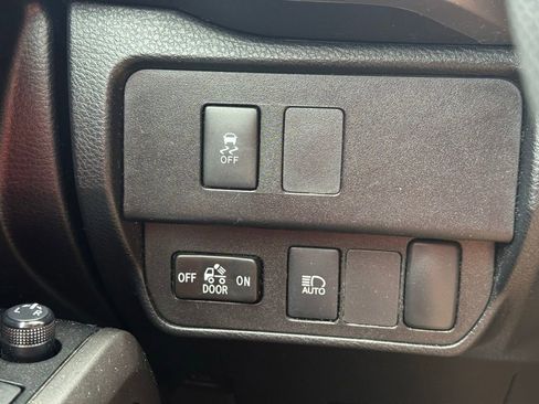 Used 2020 Toyota Tacoma SR5 w/ Technology Package image 28