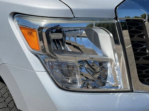 Used 2017 Nissan Titan SV AWD/4WD image 45