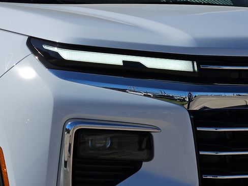 New 2026 Chevrolet Traverse LT image 8