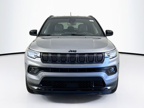Used 2022 Jeep Compass Altitude FWD image 2